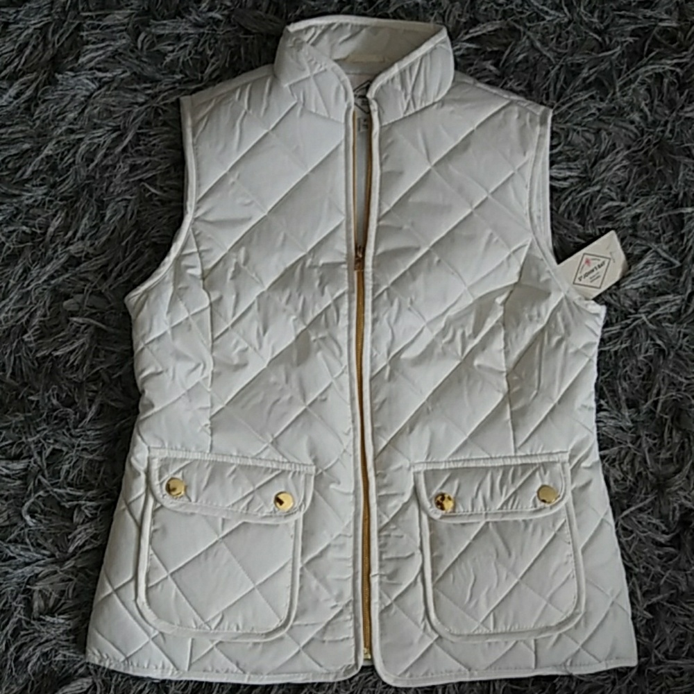 St. John's Bay Quilted Ivory Vest (NWT)